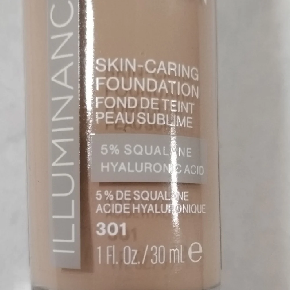 Revlon Illuminance Foundation 301 Cool Beige Medium coverage naturally radiant